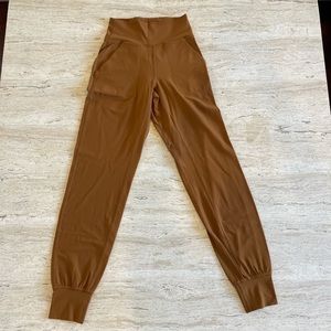Lululemon brown jogger pants